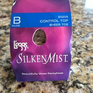 L’eggs Silken Mist pantyhose - throwback! Unopened.